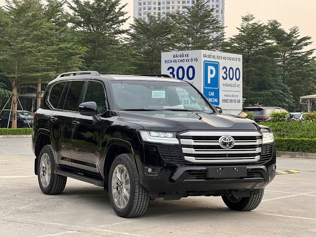 Toyota Land Cruiser Màu Ngoại Thất Đen